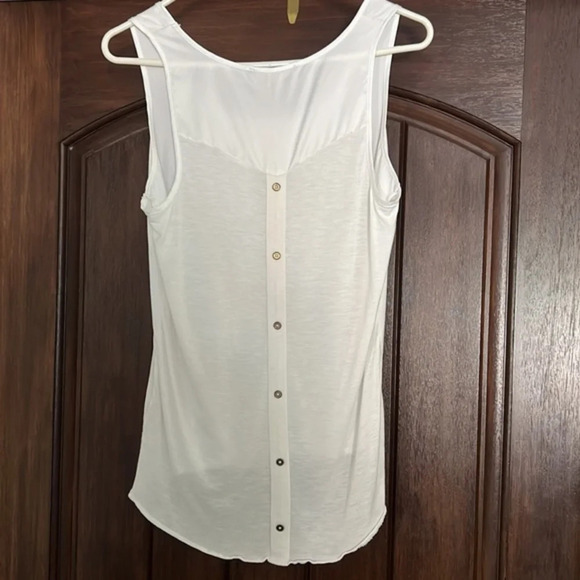 Outback Red sleeveless shirt - Picture 4 of 8